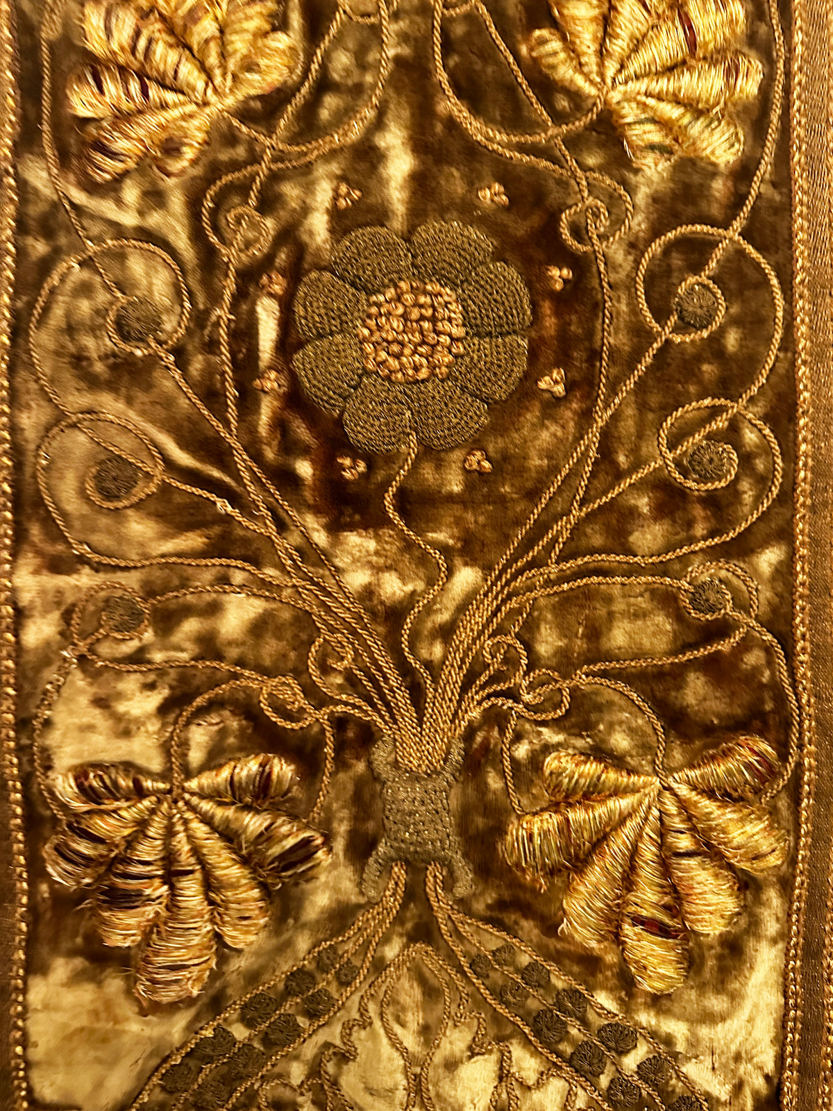 16th Century Spanish Cut Velvet ID: 810018