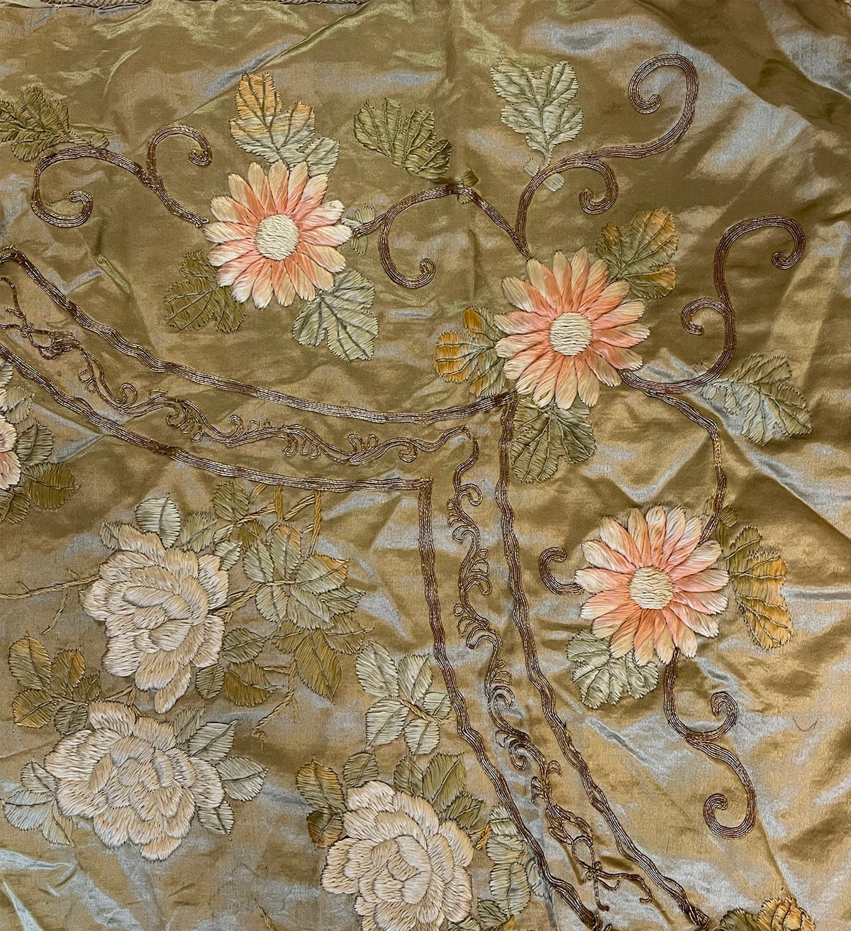 20th Century Chinese Silk Embroidery ID: T032104